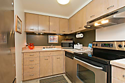 Diamond Head Beach Hotel #802