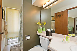 Diamond Head Beach Hotel #802