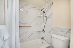 1806-1 at the Waikiki Banyan