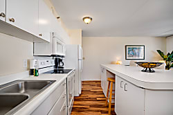 1806-1 at the Waikiki Banyan