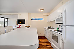 1806-1 at the Waikiki Banyan