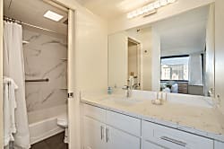 1806-1 at the Waikiki Banyan