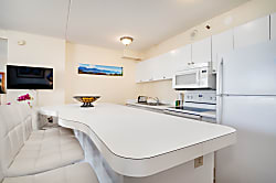 1806-1 at the Waikiki Banyan