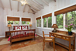 LalamiIo Beach House 