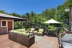 LalamiIo Beach House 