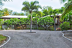 LalamiIo Beach House 