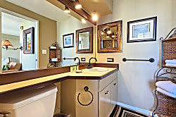 Diamond Head Beach Hotel 1002