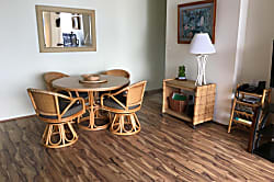 Waikiki Banyan Ocean Deluxe Co