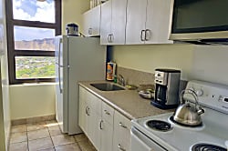 Waikiki Banyan Ocean Deluxe Co