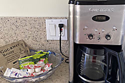 Waikiki Banyan Ocean Deluxe Co