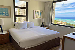 Waikiki Banyan Ocean Deluxe Co
