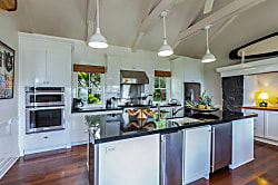 Hale Aloha Beachfront Estate 