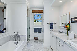 Hale Aloha Beachfront Estate 