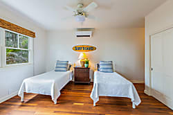 Hale Aloha Beachfront Estate 