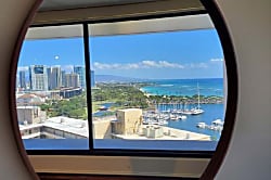 Waikiki Marina 2402