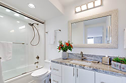 Waikiki Banyan #2603T1