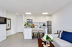 Waikiki Banyan #2603T1