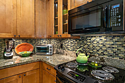 Regency 111 - Hale Aataanig