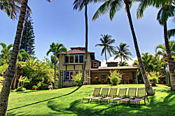 Stunning Beachfront Private Home! 
