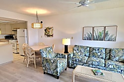 Maui Banyan 1 BR/2 BA