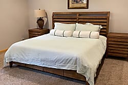 Beautiful Views, Walk To Beaches And Restaurants