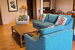 Beautiful Views, Walk To Beaches And Restaurants