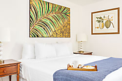 Waikiki Beach Tower Ocean 2 BDR on the 12th Floor