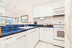 Ilikai Marina Ocean 1 BDR on the 3rd floor