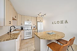 Kihei Beachfront Condo with Sunset Views 