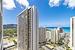 Waikiki Banyan 2814
