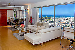 Yacht Harbor Suite