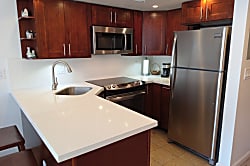 Ilikai Hotel Condos Apt 1916