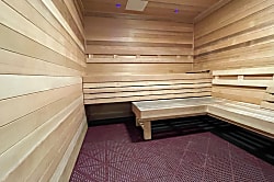 Waikiki Banyan 1 Bedroom