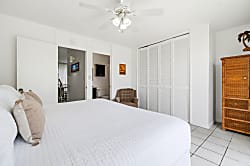 Hale Niu - Coconut House