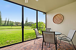 Hale Niu - Coconut House