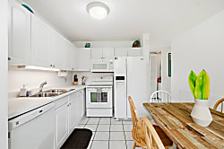 Hale Niu - Coconut House