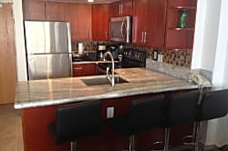 Ilikai Hotel & Suites