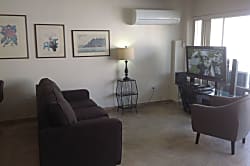 Ilikai Hotel & Suites