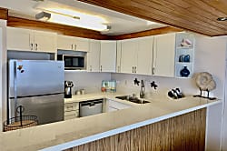 Hawaiian Princess Corner Oceanfront Condo