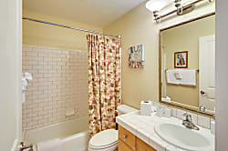 Princeville Condo w/ Mountain Views