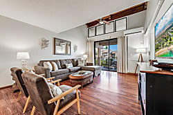 Kamaole Sands #8-405