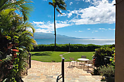 Maalaea Banyan Oceanfront Condo with Loft