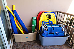 The Whaler Unit 1059