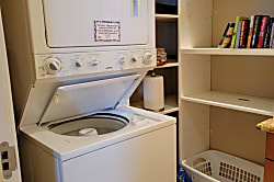 The Whaler Unit 1059