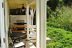 Bamboo Valley Inn 2BR Suite