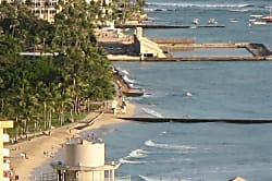 "Island Colony Waikiki" 