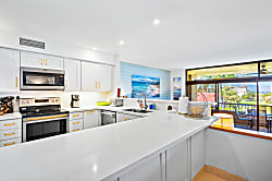 Kaanapali Royal J-302