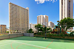 Waikiki Banyan 1213-1
