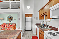 Kona Makai Top Floor