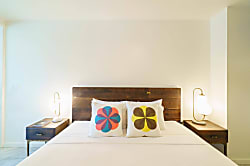 Waikiki Shore (WShore208)